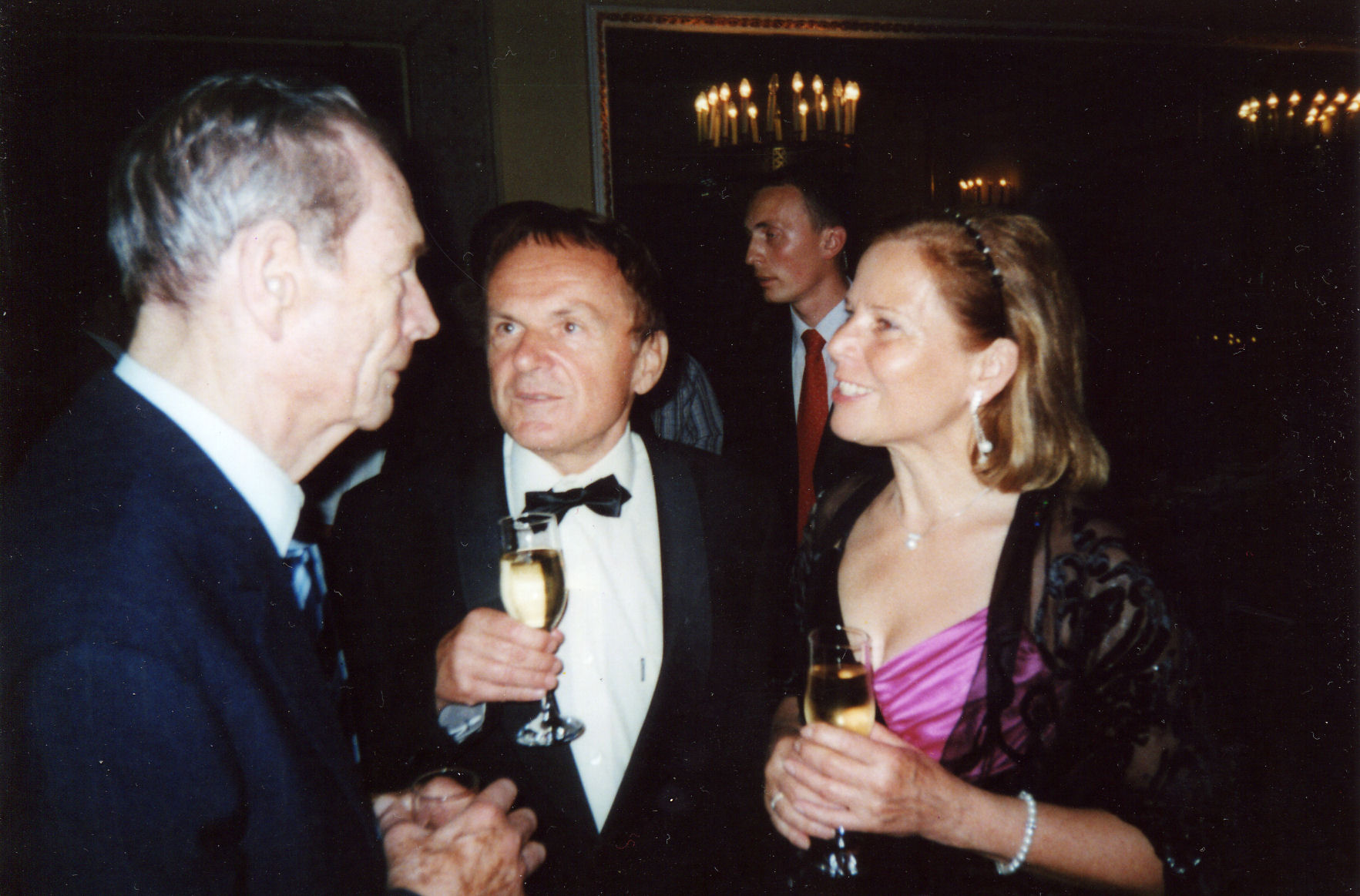 Political discussion with the King of Romania his Majesty Mihai I
                                        at Dr. h.c. -ceremony in Timisoara 2009